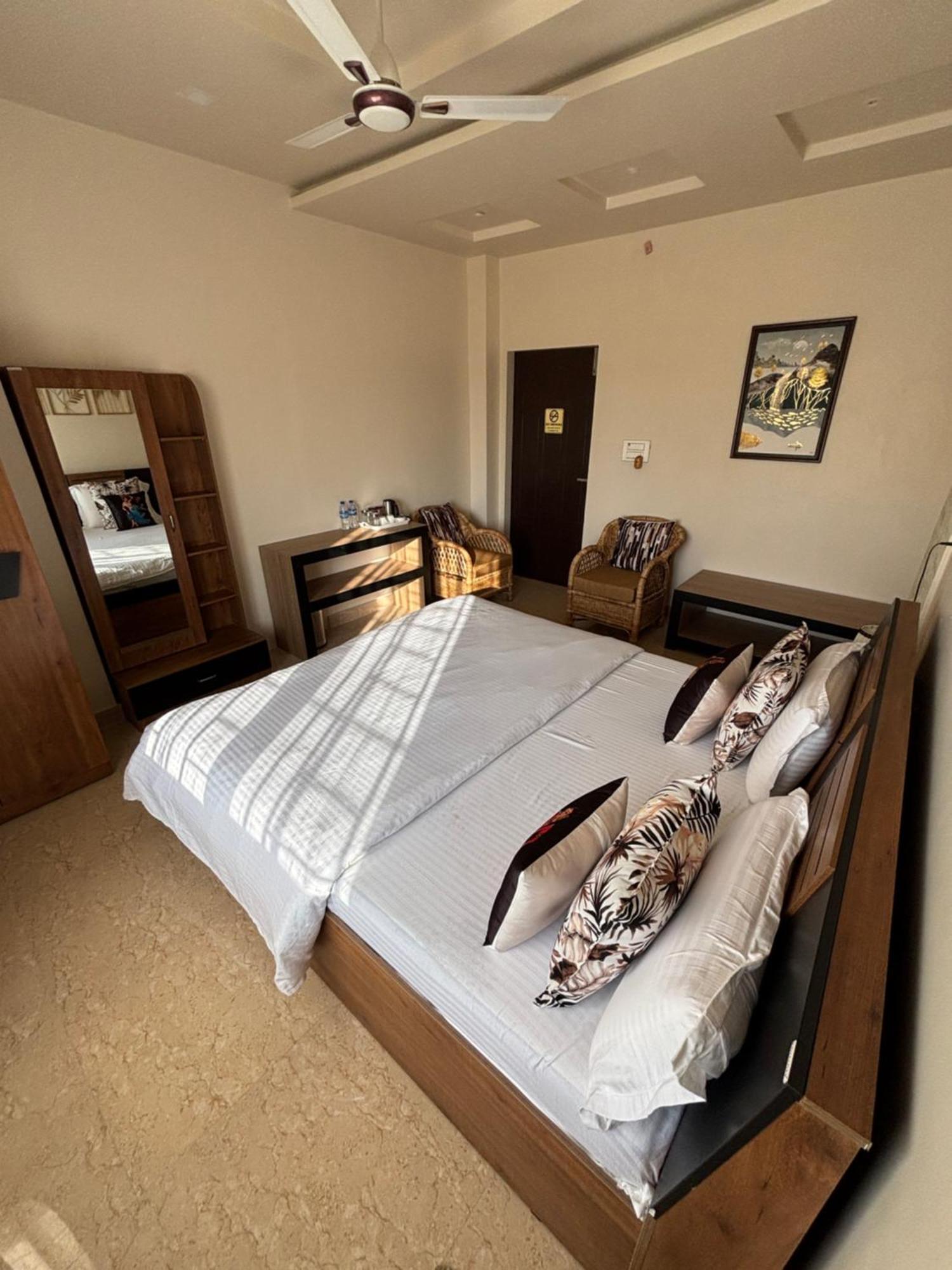 Shangrila Homestay Jorhāt Eksteriør billede