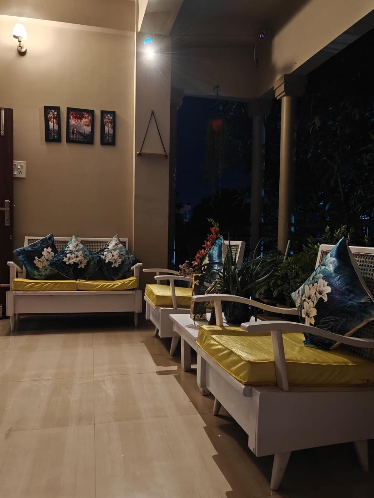 Shangrila Homestay Jorhāt Eksteriør billede